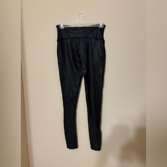 SPANX Women's Black Croc Embossed Faux Leather Leggings Size M - Picture 11 of 11